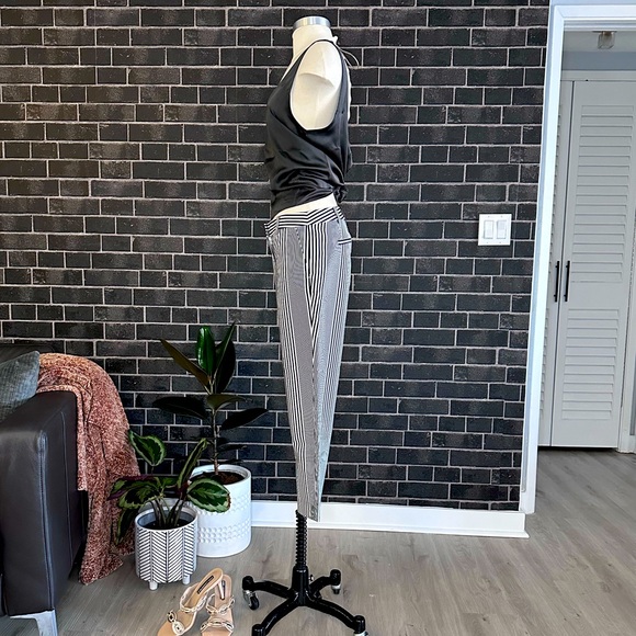 MICHAEL KORS STRIPED CAPRI PANT - Picture 2 of 11